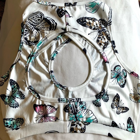 Criss-Cross Tank - Picture 2 of 4